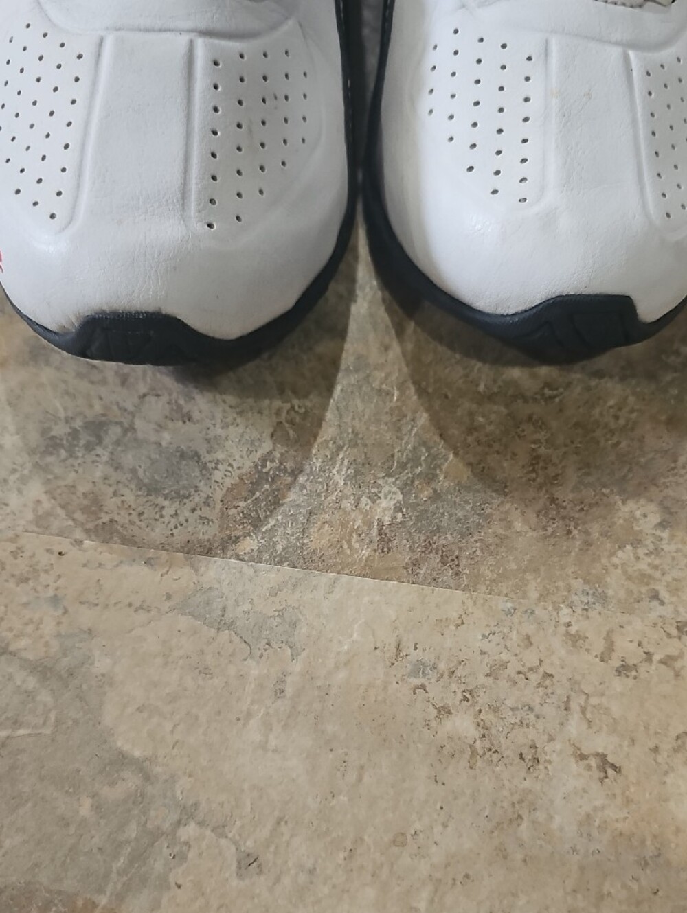Puma Men’s White Black Red Athletic Shoes - Picture 10 of 10